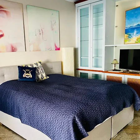 Q-street * باد هومبرغ فور دير هوه