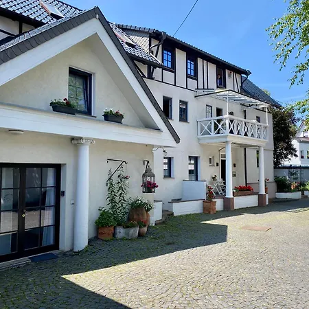 Q-street * باد هومبرغ فور دير هوه